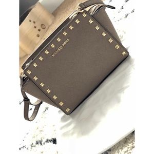 ❗️Michael Kors Studded Selma in DUNE!